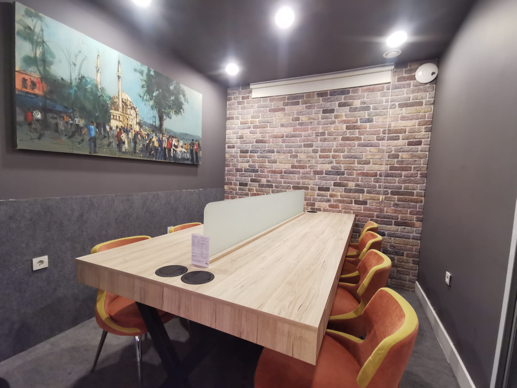 Küçük Toplantı Salonu